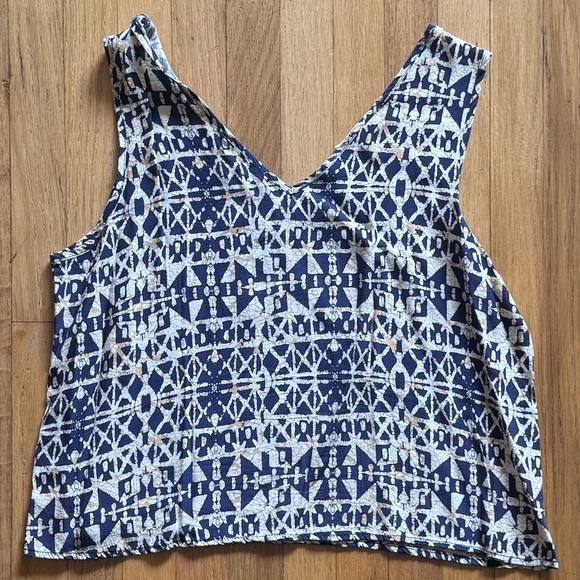 Wayf Women’s Top Large - Picture 3 of 4